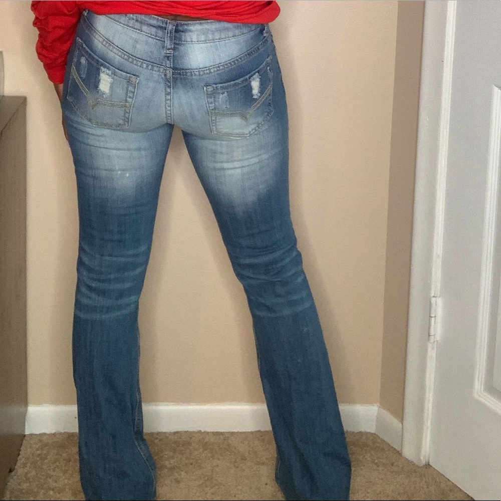 Distressed jeans - Picture 2 of 2
